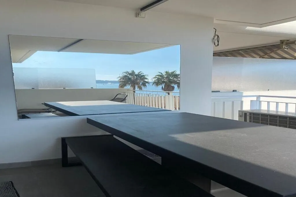 F2 Palm Beach - Pointe Croisette Cannes 0*,  France